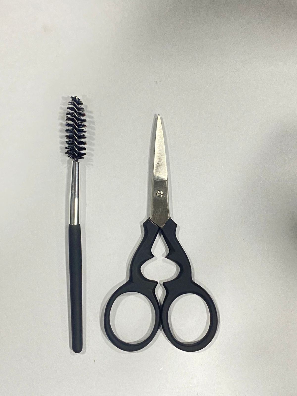 MadiGlam Brow Scissors and Brush Kit